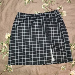 SMALL patterned skirt